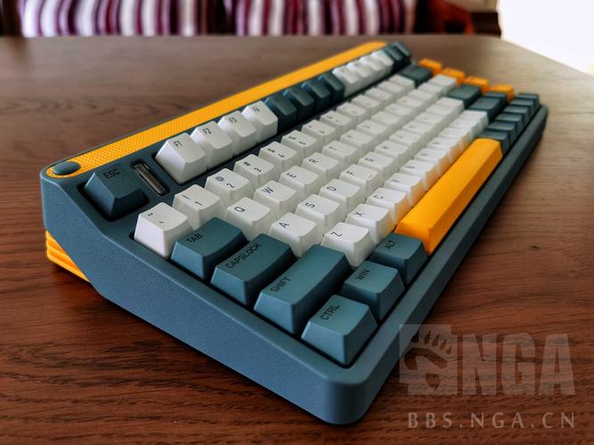 数码类产品铝厂iqunixa80探索机三模机械键盘开箱照